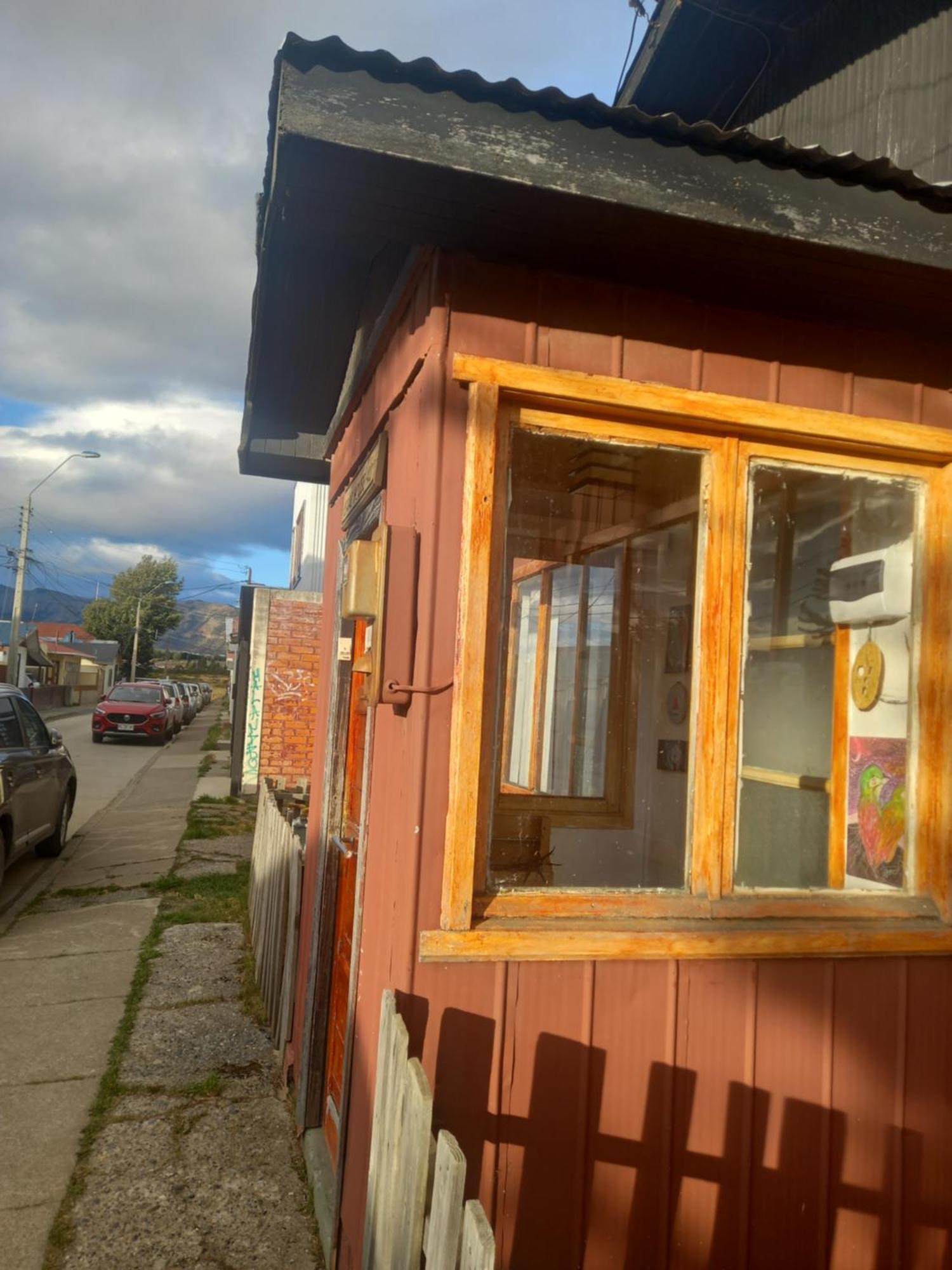 Isaac House Hotel Puerto Natales Buitenkant foto